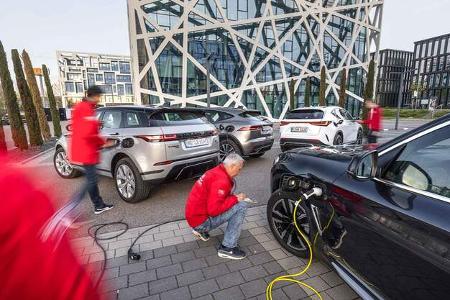 BMW X3, Jaguar E-Pace, Lexus NX, Range Rover Evouge