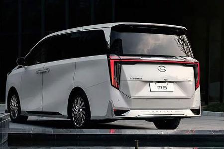 GAC M8 MPV