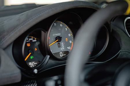 Porsche Cayman GT4 RS, Tacho