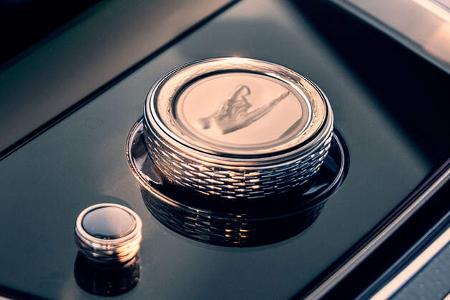 Cadillac-Göttin für Cadillac Celestiq