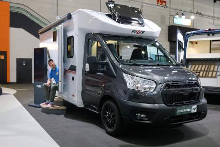 Teilintegrierter Pilote Atlas 656 Messe