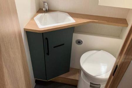 Pilote Atlas, Bad, Waschtisch