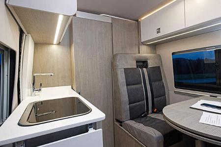 Test Furgok SchiebetŸr trennt Bad und Wohnbereich