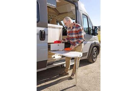 Eura Mobil Van 635 EB vs. La Strada Avanti E Tisch f