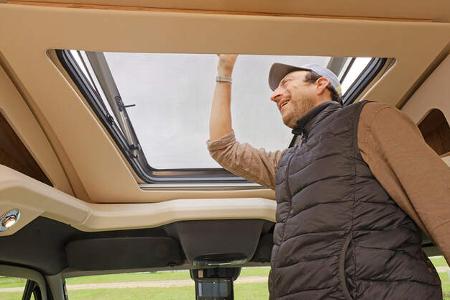 Eura Mobil Xtura (2025) f