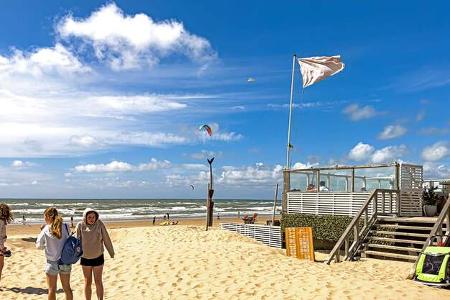 Sandstrand, Meer, Menschen, Himmel, Treppen, Fahne
