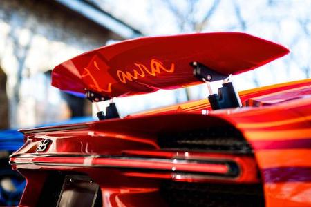 Zwei Bugatti Chiron Super Sport