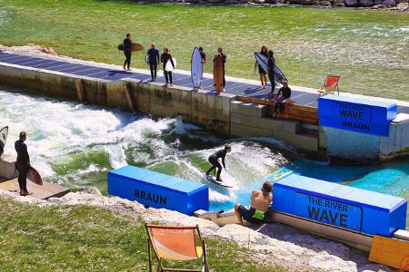 See, Ufer der Traum, Fluss-Surf-Anlage, Menschen