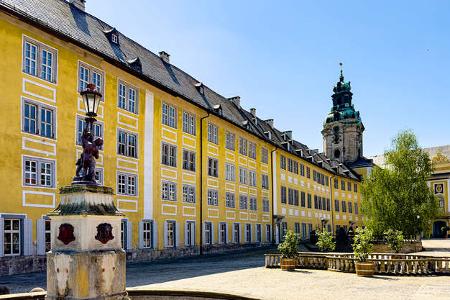Das prachtvolle Barockschloss Heidecksburg aus dem 18. Jahrhundert in Rudolstadt, ein vielbesuchtes Residenzschloss.