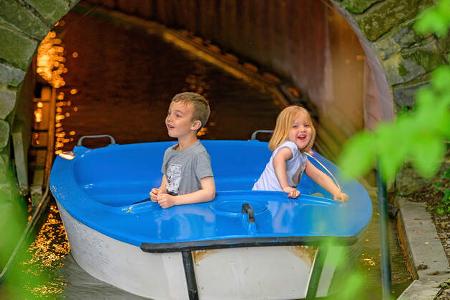 Wasserbahn, Kinder, Tunnel