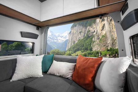 Globe-Traveller Falcon 2YS