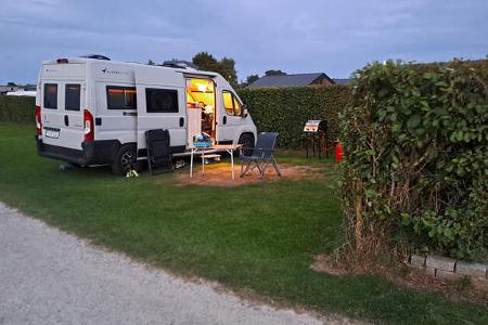 Clever Spirit 600 im Praxischeck; Parzelle am Abend