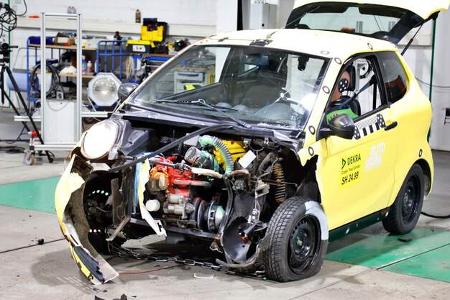 Dekra Crash Microcars Citroen Ami und Aixam