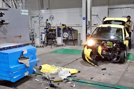 Dekra Crash Microcars Citroen Ami und Aixam