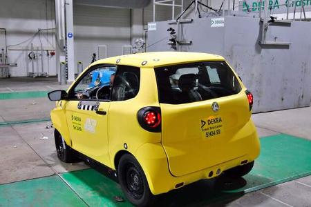 Dekra Crash Microcars Citroen Ami und Aixam