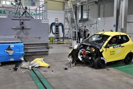 Dekra Crash Microcars Citroen Ami und Aixam