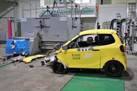 Dekra Crash Microcars Citroen Ami und Aixam