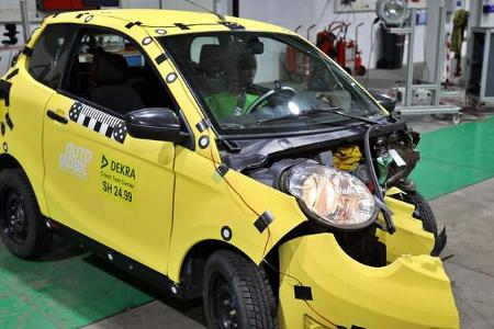 Dekra Crash Microcars Citroen Ami und Aixam