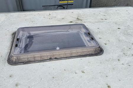 Dach, Dachfenster, Aluminium , Schmutzrückstände