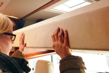 Das Hubbett erfordert sowohl beim Herunterziehen als auch beim Hochdrücken sehr viel Kraft.