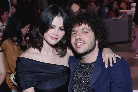 Selena Gomez und Benny Blanco teilen Knutschfoto nach den Feiertagen