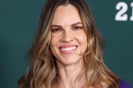 Hilary Swank teilt seltenes Familienfoto