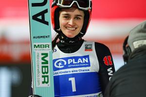 Freitag beklagt Prämien: Geld für Männer, Shampoo für Frauen