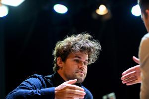 "Ein Witz": Carlsen und Nepomniachtchi teilen WM-Titel