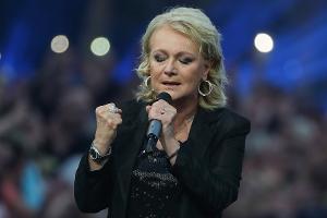 "Silvester-Schlagerbooom": Sängerin Nicole sagt kurzfristig ab