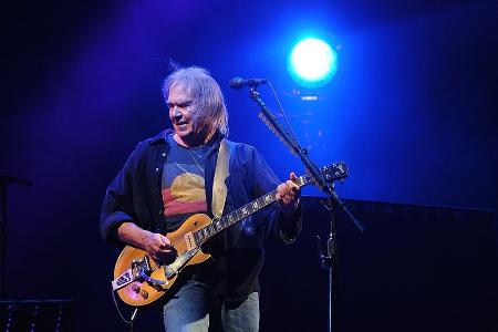 Er tritt doch auf: Neil Young zieht seine Glastonbury-Absage zurück