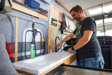 Rocket Camper Base, Becken