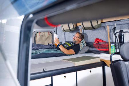 Rocket Camper Base, Bett 