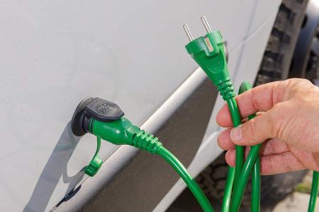 Rocket Camper Base, Defa-Stecker