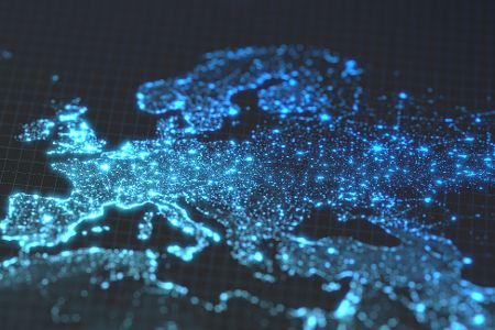 Digitale, blau leuchtende Karte von Europa