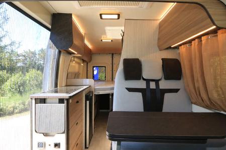 Campingbus, Innen, Sitzgruppe