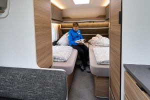 Dethelffs Nomad (2025) Dethleffs Nomad 490 EST Betten im Heck