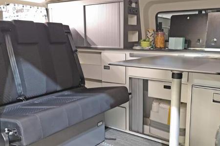 Schlafsitzbank, Schrank Küchenzeile, Camping-WC