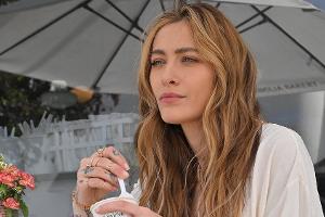 Paris Jackson feiert "fünf Jahre clean und nüchtern" zu sein