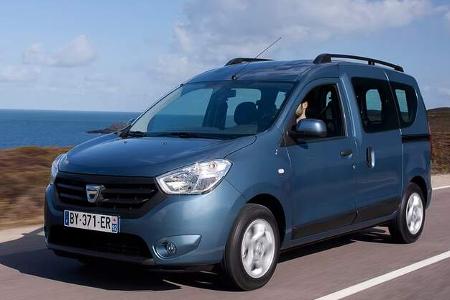 Dacia Dokker blau auf der Straße