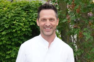 TV-Koch Alexander Kumptner verkündet Baby-News