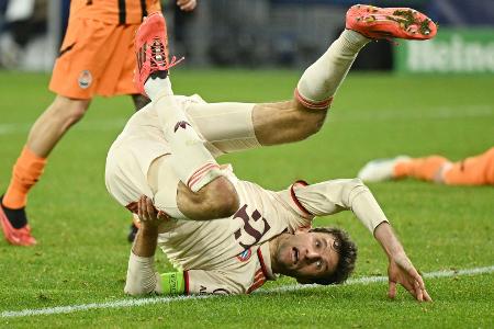 Bayern in Gladbach mit Müller und Neuer