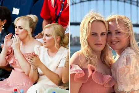 Rebel Wilson und Ehefrau besuchen Australian Open in Hochzeitskleidern