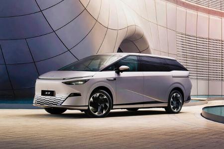 01/2025 Xpeng X9 Elektro-Luxus-Van