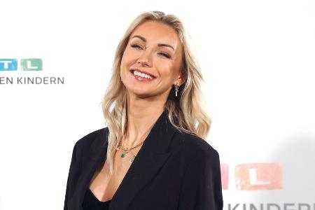 Anna-Carina Woitschack: Neue Frisur für das Dschungelcamp