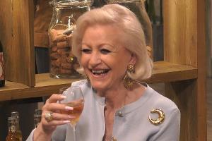 Eiskunstlauf-Legende Marika Kilius mischt bei "Promi First Dates" mit