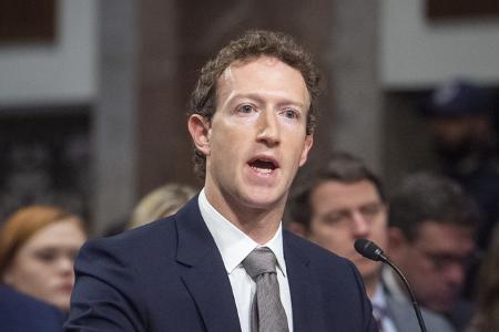 …z.B. Facebook-Gründer Mark Zuckerberg. Dabei ging David Finchers Film 'The Social Network' mit dem Milliardär noch sanft um und wurde ein Riesenhit. Heutzutage könnte die Biografie da ganz anders aus ...