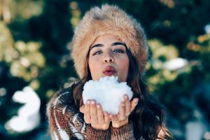 Kuschelige Fellmütze: Dieses stylische Accessoire versüßt den Winter