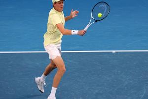 Mühe gegen Außenseiter: Sinner noch nicht in Bestform