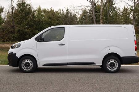 Der Fiat Scudo von der Seite.