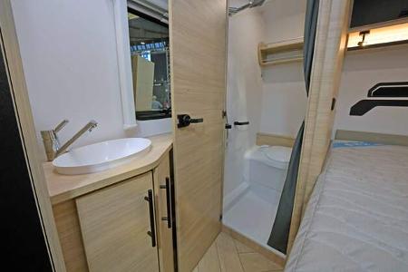 Badezimmer, WC, Waschbecken